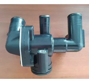 Корпус термостата (термостат) Peugeot Boxer III (2006-2014) 2.2HDI 1336Z3,1372334,T403796 Корпус термостата (термостат) Peugeot Boxer III (2006-2014) 2.2HDI 1336Z3,1372334,T403796