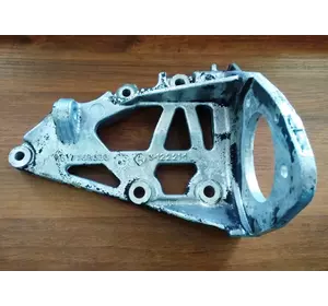 Б/У Кронштейн крепления ТНВД Citroen Jumper (1994-2002) 2.5TDi (8 клапанный) 9617769380 Б/У Кронштейн крепления ТНВД Citroen Jumper (1994-2002) 2.5TDi (8 клапанный) 9617769380