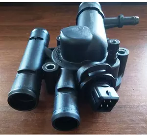 Корпус термостата (термостат) Renault Master II (1998-2003) 1.9dci 8200674369,8200074349,VAL820556,FE24157,T403661 Корпус термостата (термостат) Renault Master II (1998-2003) 1.9dci 8200674369,8200074349,VAL820556,FE24157,T403661