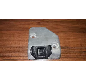 Б/У Направляющая тяги задней двери нижняя Peugeot Boxer II (2002-2006), 1303907080, 1318664080, 872455, 872482 Б/У Направляющая тяги задней двери нижняя Peugeot Boxer II (2002-2006), 1303907080, 1318664080, 872455, 872482