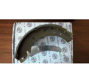 Задние тормозные колодки Peugeot Boxer (1994-2002) барабанные, 4241H4, 4241H5, ATB2534 Задние тормозные колодки Peugeot Boxer (1994-2002) барабанные, 4241H4, 4241H5, ATB2534