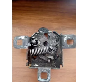 Б/У Замок капота Peugeot Boxer II (2002-2006), 793493, 1355407080 Б/У Замок капота Peugeot Boxer II (2002-2006), 793493, 1355407080