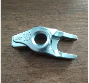 Крепление форсунки (бугель, коромысло/ 8 клапанов) Peugeot Partner B9 (2008-……) 1.6HDI 1613181280,1982G3,9801927080,9802823880 Крепление форсунки (бугель, коромысло/ 8 клапанов) Peugeot Partner B9 (2008-……) 1.6HDI 1613181280,1982G3,9801927080,9802823880