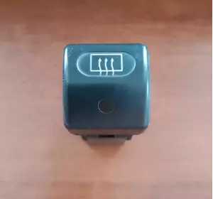 Б/У Кнопка включення підігріву заднього скла Fiat Scudo 220 (2004-2006) 1474771699,1471958699,6552TR Б/У Кнопка включення підігріву заднього скла Fiat Scudo 220 (2004-2006) 1474771699,1471958699,6552TR