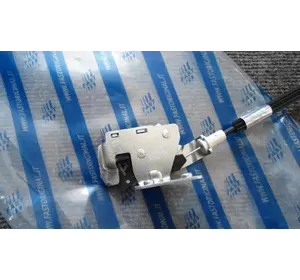 Нижний замок задней левой двери Peugeot Boxer IV (2014-.....), 1615655980, 8719A3, FT95382 Нижний замок задней левой двери Peugeot Boxer IV (2014-.....), 1615655980, 8719A3, FT95382