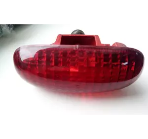 Б/У Дополнительный задний фонарь Nissan Primastar (2000-2011), 8200209522 Б/У Дополнительный задний фонарь Nissan Primastar (2000-2011), 8200209522
