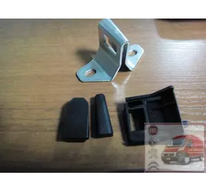 Скоба замка задней двери боковая Nissan Interstar (2003-2010), 7700352451, 7701209829 Скоба замка задней двери боковая Nissan Interstar (2003-2010), 7700352451, 7701209829