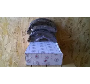 Тормозные колодки задние Renault Kangoo (1997-2007) 203x39 mm, 4406000QAG, 7701207555 Тормозные колодки задние Renault Kangoo (1997-2007) 203x39 mm, 4406000QAG, 7701207555