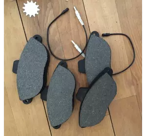 Передние тормозные колодки Peugeot Expert (1995-2004) R14, 425151, 425454, LPR 05P346 Передние тормозные колодки Peugeot Expert (1995-2004) R14, 425151, 425454, LPR 05P346