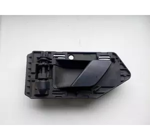 Б/У Внутренняя ручка передней левой двери Peugeot Partner M49 (1996-2003), 914394, 9621422977 Б/У Внутренняя ручка передней левой двери Peugeot Partner M49 (1996-2003), 914394, 9621422977