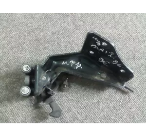 Б/У Нижний ролик правой сдвижной двери Peugeot Partner M59 (2003-2008), 903422 Б/У Нижний ролик правой сдвижной двери Peugeot Partner M59 (2003-2008), 903422
