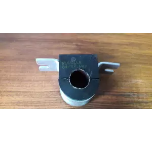 Втулка стабилизатора переднего Renault Trafic (2000-2014), 8200845493, 8200629182, 8200273459, 546115535R, EVR985531 Втулка стабилизатора переднего Renault Trafic (2000-2014), 8200845493, 8200629182, 8200273459, 546115535R, EVR985531