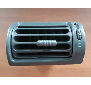 Б/У Дефлектор панелі правий (деталь салону) Peugeot Expert II (2004-2006) 1461978077,1461978698 Б/У Дефлектор панелі правий (деталь салону) Peugeot Expert II (2004-2006) 1461978077,1461978698