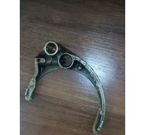 Б/У Вилка включения 5 передачи КПП Peugeot Expert (1995-2004) 1.6, 1.9D, 255826, 255827 Б/У Вилка включения 5 передачи КПП Peugeot Expert (1995-2004) 1.6, 1.9D, 255826, 255827